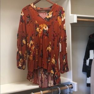 Long floral shirt with long sleeves